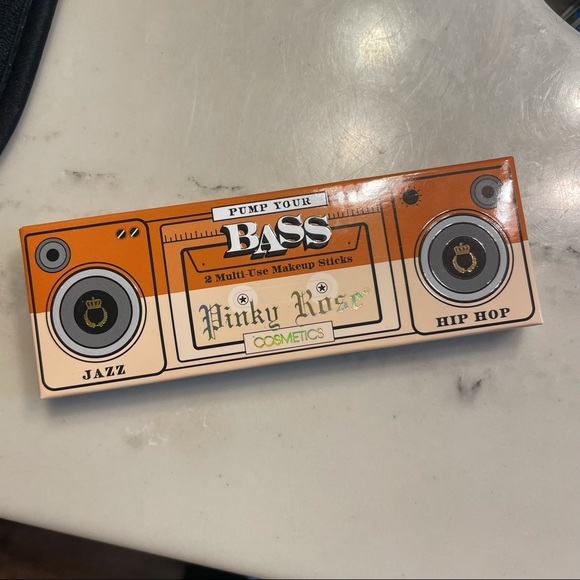 Multi-Use Makeup Base Sticks - Picture 2 of 4